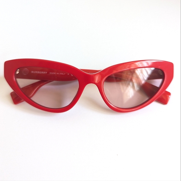 BURBERRY Cat Eye Lipstick Red Sunglasses 😍 Authentic $350 NWOT New - Picture 4 of 15